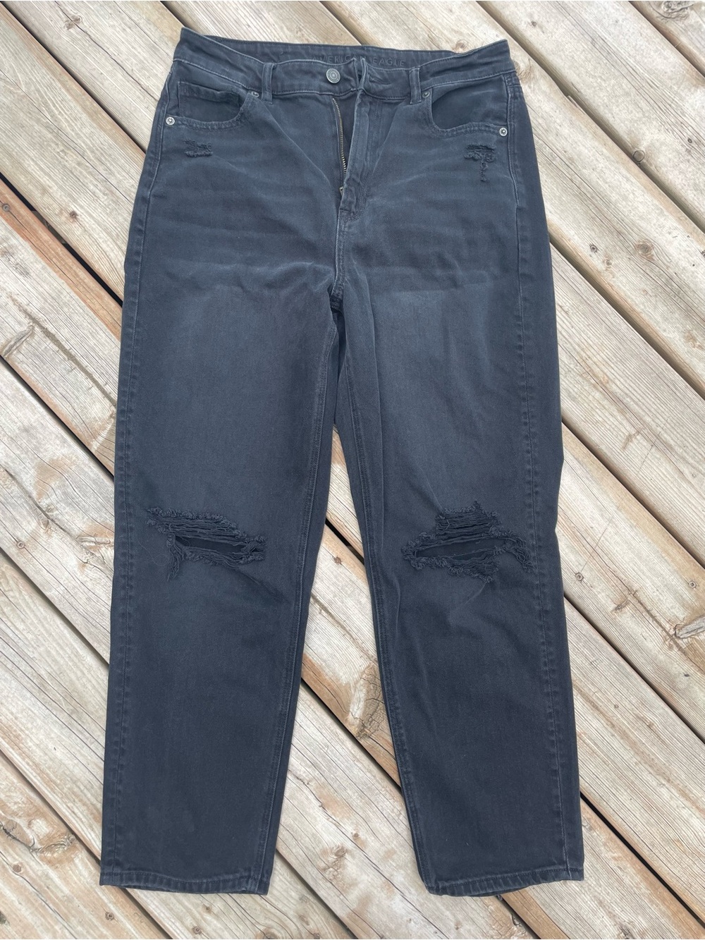 American Eagle Distressed Mom Straight Jean